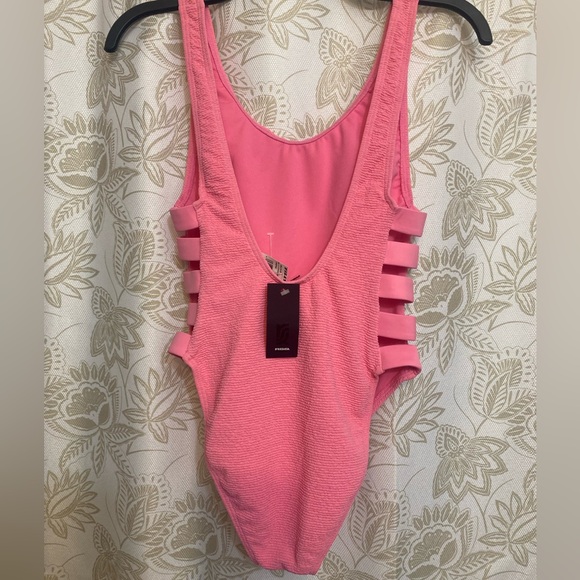 RSQ STRAPSIDE ONE PIECE SWIMSUIT NWT M - Picture 6 of 6